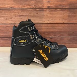 ASOLO mens hiking boots size 8